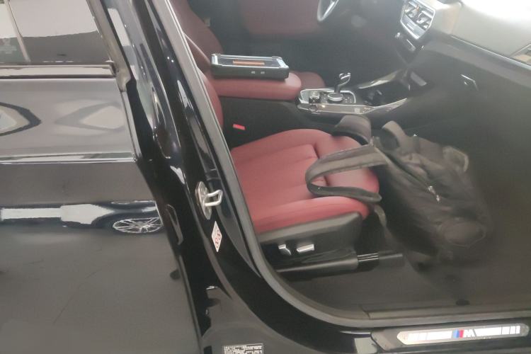 Used BMW X3 2022 Second Facelift xDrive30i Leading Edition M Night Sky Package Right Front Seat