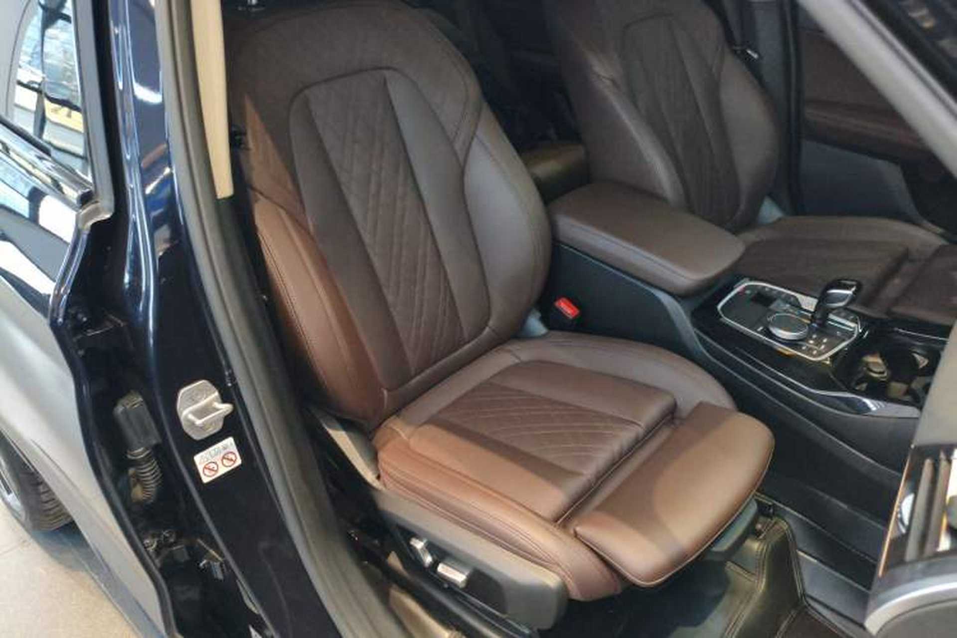 Used BMW X3 2022 Second Facelift xDrive30i Leading Edition M Night Sky Package Right Front Seat