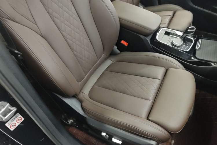 Used BMW X3 2022 Restyled xDrive25i M Sport Package Right Front Seat