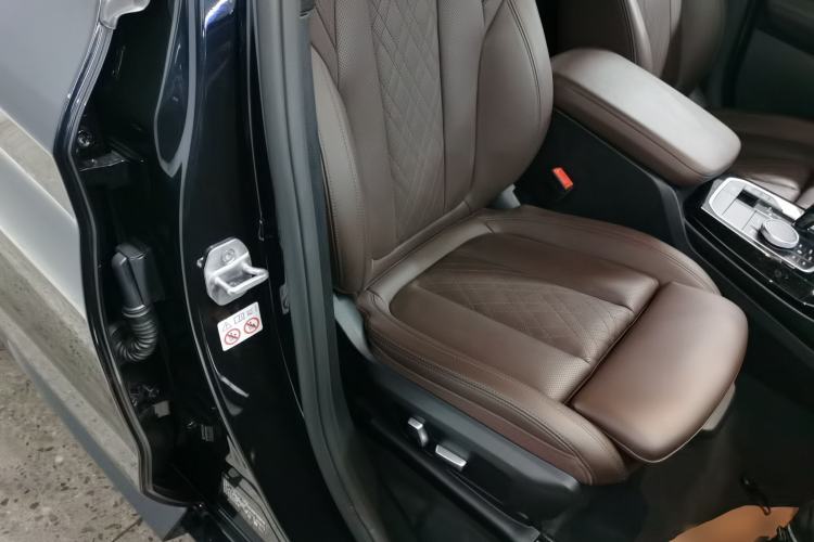Used BMW X3 2022 xDrive30i Luxury Edition M Night Sky Package Right Front Seat