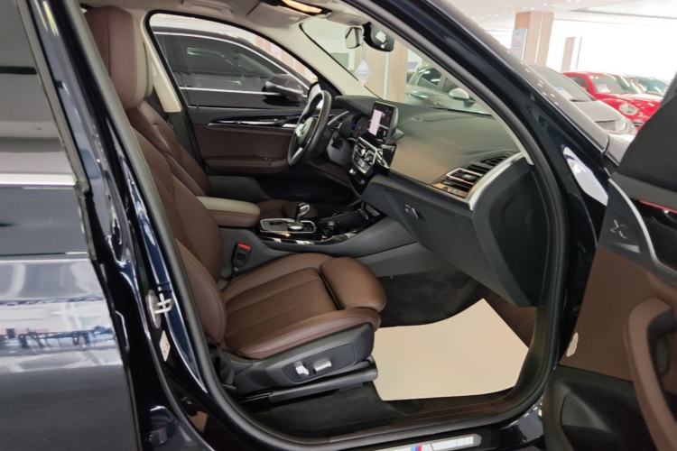 Used BMW X3 2022 Restyled xDrive25i M Sport Package Right Front Seat