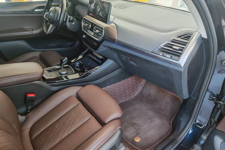 Used BMW X3 2022 xDrive30i Luxury Model M Night Sky Package Right Front Seat