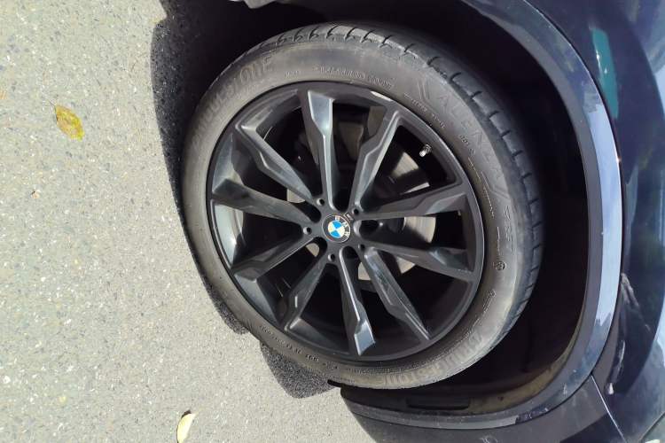 Used BMW X3 2022 xDrive30i Luxury Edition M Night Sky Package Right Front Wheel Hub