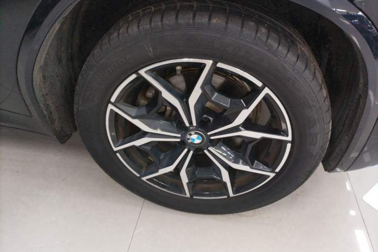 Used BMW X3 2022 xDrive25i M Sport Package Right Front Wheel Hub