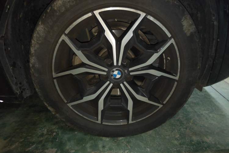 Used BMW X3 2022 xDrive25i M Sport Package Right Front Wheel Hub