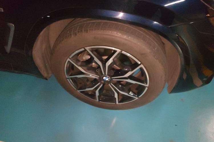 Used BMW X3 2022 xDrive25i M Sport Package Right Front Wheel Hub