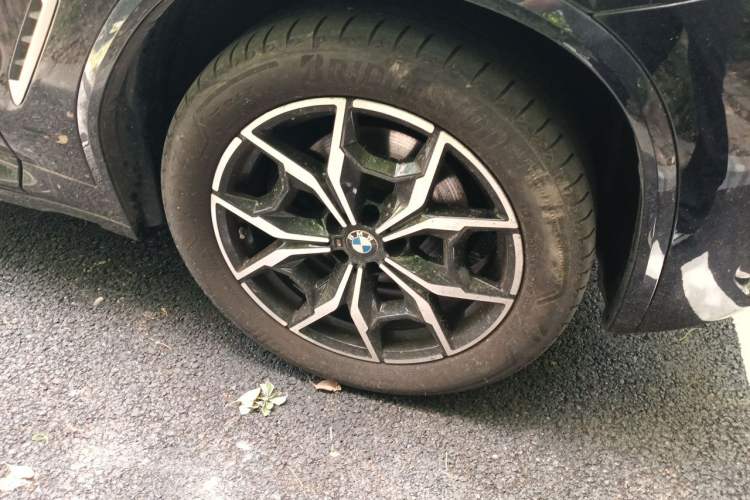 Used BMW X3 2022 xDrive25i M Sport Package Right Front Wheel Hub