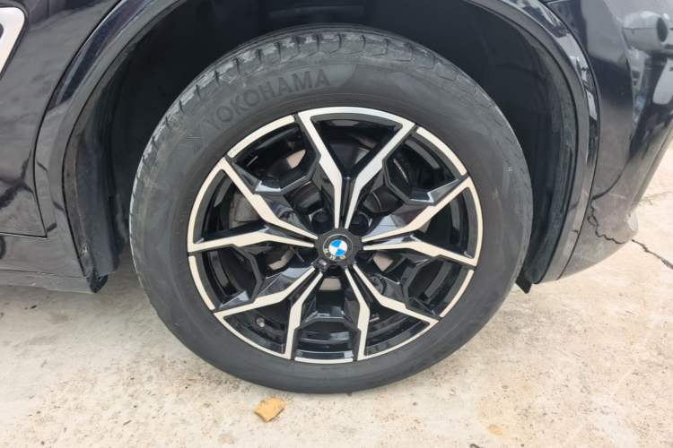 Used BMW X3 2022 Restyled xDrive25i M Sport Package Right Front Wheel Hub
