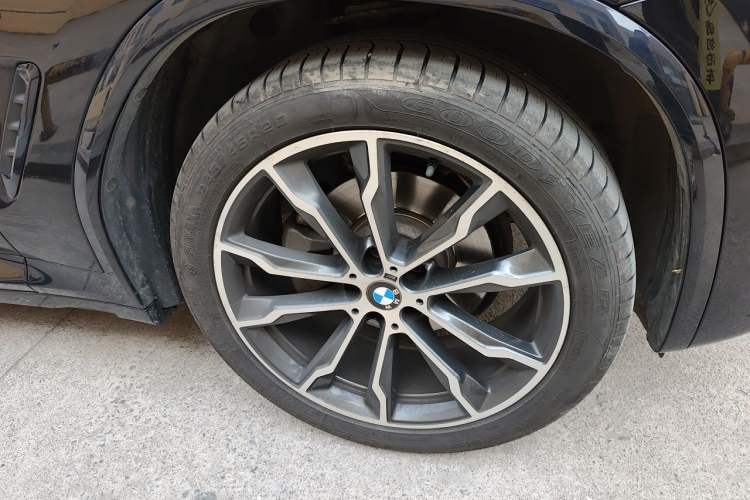 Used BMW X3 2022 xDrive30i Luxury Model M Night Sky Package Right Front Wheel Hub