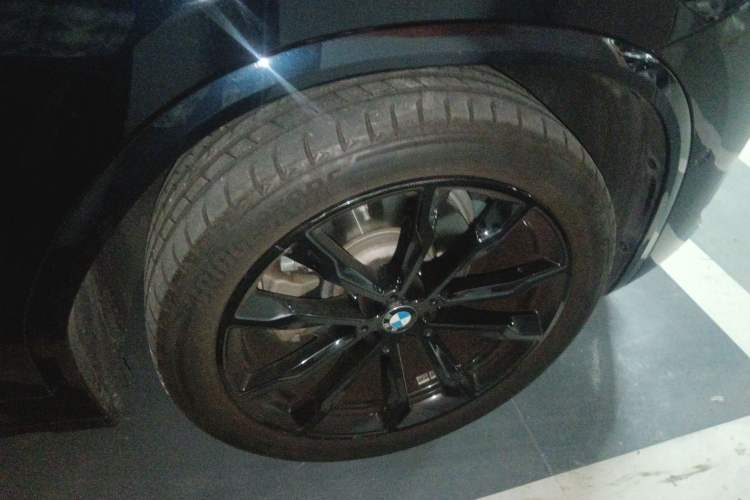 Used BMW X3 2022 Second Facelift xDrive30i Luxury Edition M Night Sky Package Right Front Wheel Hub