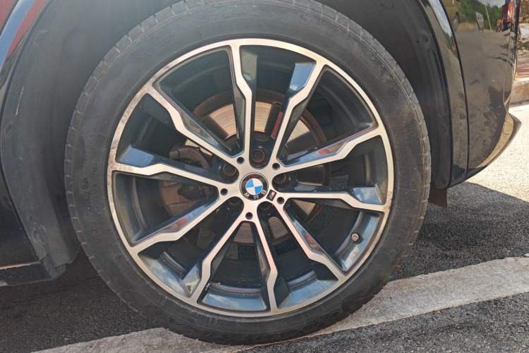 Used BMW X3 2022 xDrive30i Luxury Model M Night Sky Package Right Front Wheel Hub