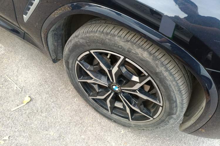 Used BMW X3 2022 xDrive25i M Sport Package Right Front Wheel Hub