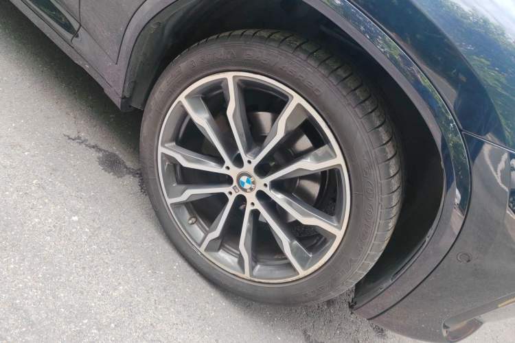 Used BMW X3 2022 Second Facelift xDrive30i Leading Edition M Night Sky Package Right Front Wheel Hub