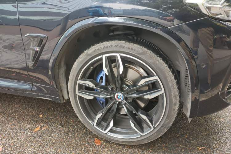 Used BMW X3 2022 M40i Right Front Wheel Hub
