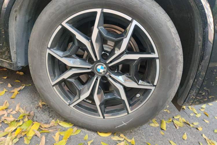 Used BMW X3 2022 xDrive25i M Sport Package Right Front Wheel Hub