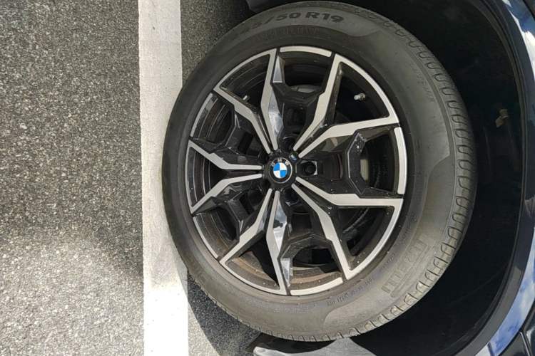 Used BMW X3 2022 xDrive25i M Sport Package Right Front Wheel Hub