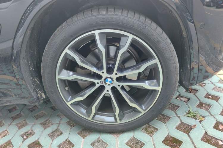 Used BMW X3 2022 Facelift xDrive30i Luxury Edition M Night Edition Package Right Front Wheel Hub