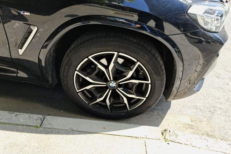 Used BMW X3 2022 xDrive25i M Sport Package Right Front Wheel Hub