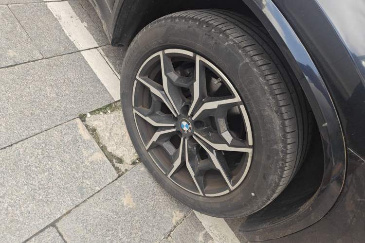 Used BMW X3 2022 xDrive25i M Sport Package Right Front Wheel Hub