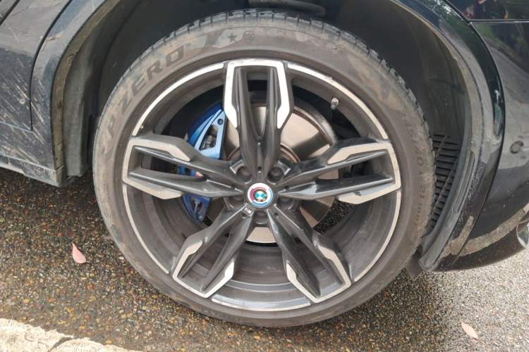 Used BMW X3 2022 M40i Right Front Wheel Hub