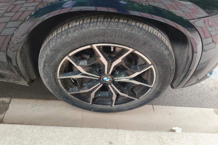 Used BMW X3 2022 xDrive25i M Sport Package Right Front Wheel Hub