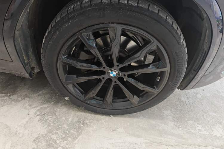 Used BMW X3 2022 Restyled xDrive30i Luxury Edition M Night Sky Package Right Front Wheel Hub
