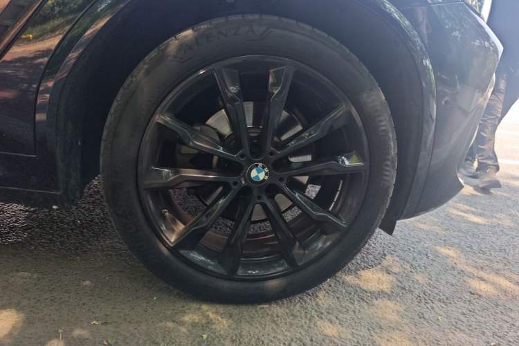 Used BMW X3 2022 Second Facelift xDrive30i Luxury Edition M Night Sky Package Right Front Wheel Hub