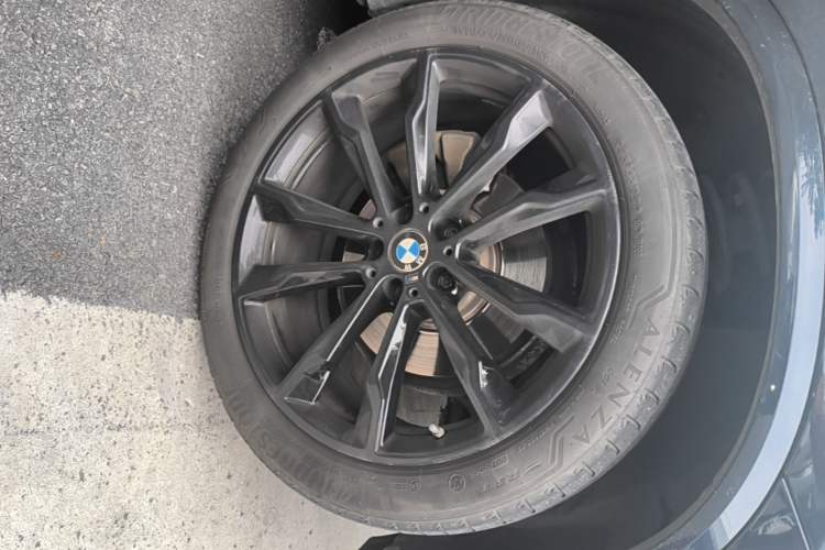 Used BMW X3 2022 Restyled xDrive30i Luxury Edition M Night Sky Package Right Front Wheel Hub