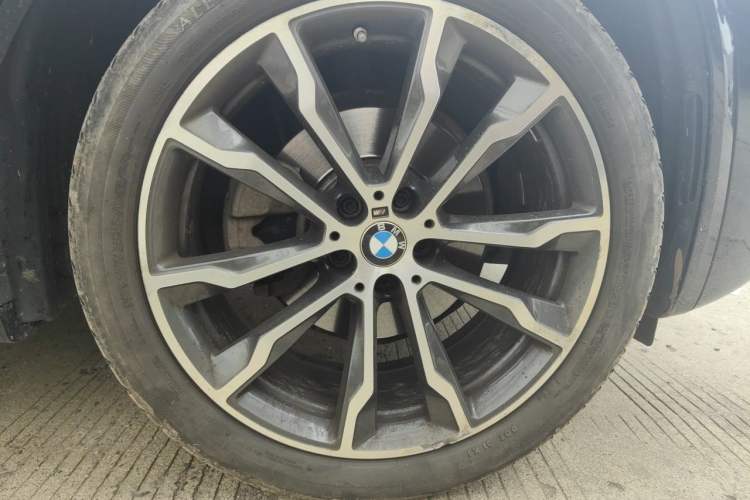 Used BMW X3 2022 xDrive30i Luxury Model M Night Sky Package Right Front Wheel Hub