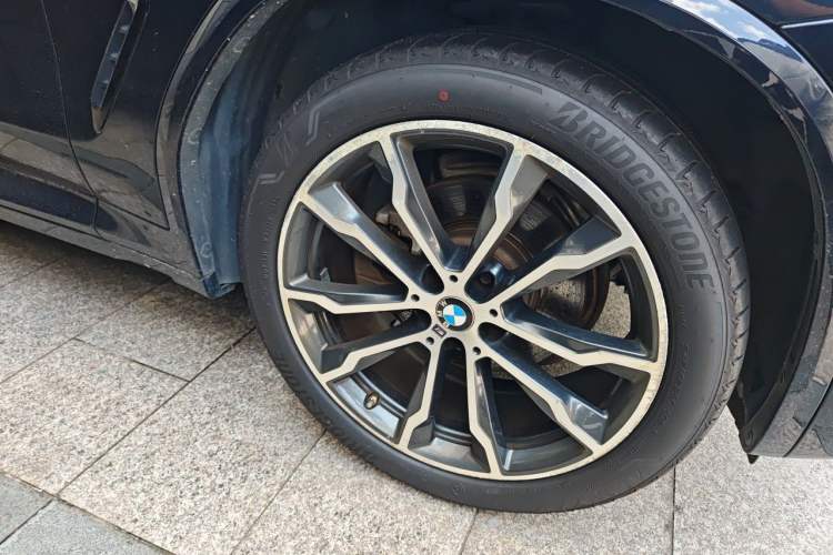 Used BMW X3 2022 Second Facelift xDrive30i Leading Edition M Night Sky Package Right Front Wheel Hub