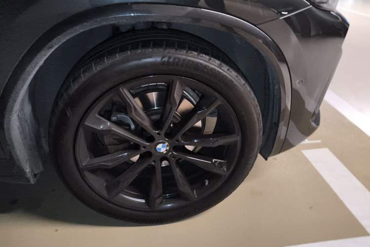 Used BMW X3 2022 Restyled xDrive30i Luxury Edition M Night Sky Package Right Front Wheel Hub
