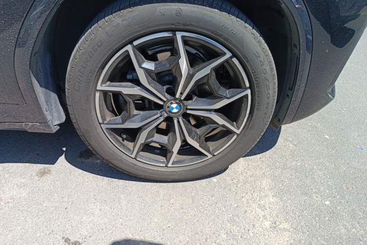 Used BMW X3 2022 xDrive25i M Sport Package Right Front Wheel Hub