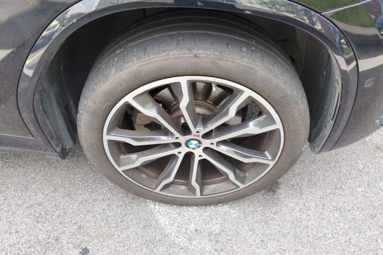 Used BMW X3 2022 Second Facelift xDrive30i Leading Edition M Night Sky Package Right Front Wheel Hub