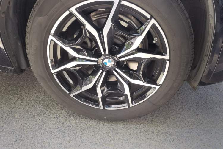 Used BMW X3 2022 xDrive25i M Sport Package Right Front Wheel Hub
