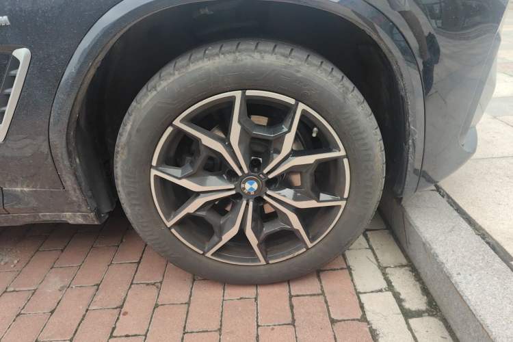 Used BMW X3 2022 Restyled xDrive25i M Sport Package Right Front Wheel Hub