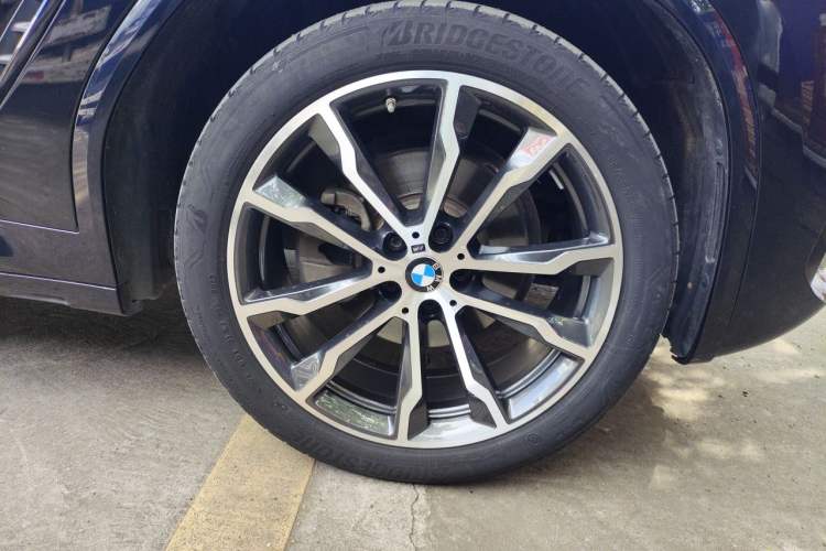 Used BMW X3 2022 xDrive30i Luxury Model M Night Sky Package Right Front Wheel Hub