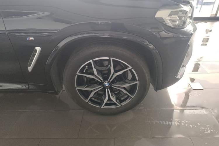Used BMW X3 2022 xDrive25i M Sport Package Right Front Wheel Hub
