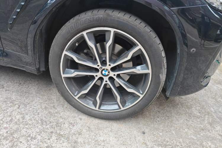 Used BMW X3 2022 Second Facelift xDrive30i Leading Edition M Night Sky Package Right Front Wheel Hub