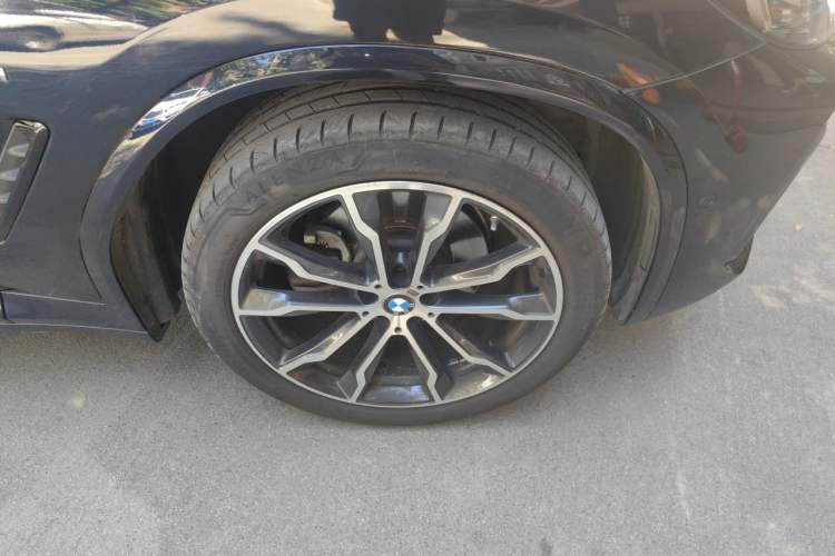 Used BMW X3 2022 Facelift xDrive30i Luxury Edition M Night Edition Package Right Front Wheel Hub