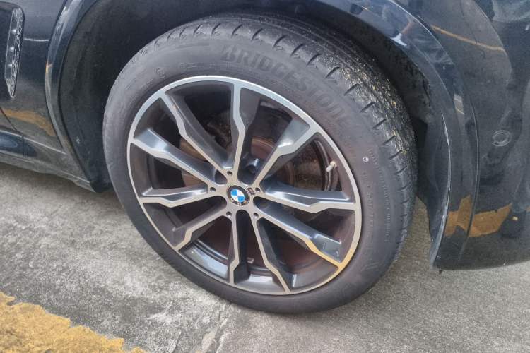 Used BMW X3 2022 Second Facelift xDrive30i Leading Edition M Night Sky Package Right Front Wheel Hub