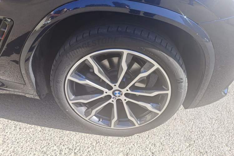 Used BMW X3 2022 Second Facelift xDrive30i Leading Edition M Night Sky Package Right Front Wheel Hub