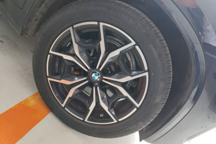 Used BMW X3 2022 xDrive25i M Sport Package Right Front Wheel Hub