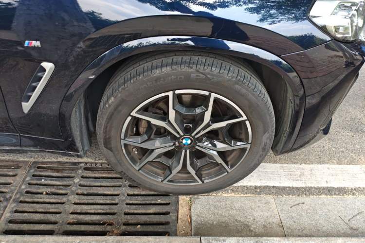 Used BMW X3 2022 xDrive25i M Sport Package Right Front Wheel Hub