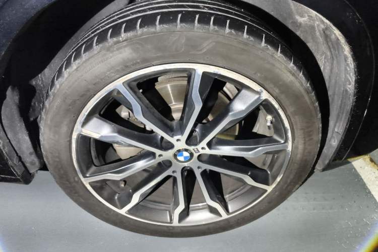 Used BMW X3 2022 Facelift xDrive30i Luxury Edition M Night Edition Package Right Front Wheel Hub