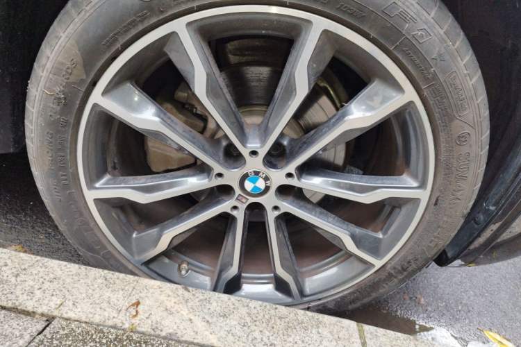 Used BMW X3 2022 Facelift xDrive30i Luxury Edition M Night Edition Package Right Front Wheel Hub