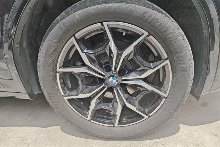 Used BMW X3 2022 xDrive25i M Sport Package Right Front Wheel Hub