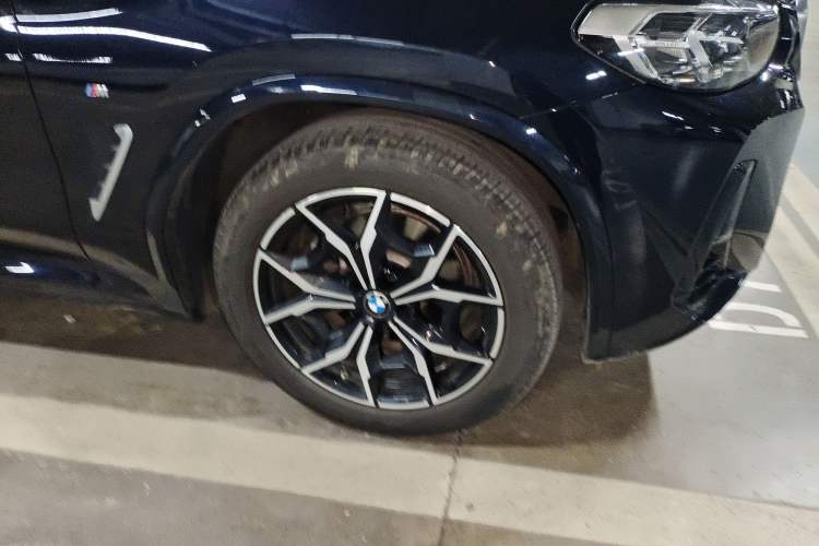 Used BMW X3 2022 xDrive25i M Sport Package Right Front Wheel Hub