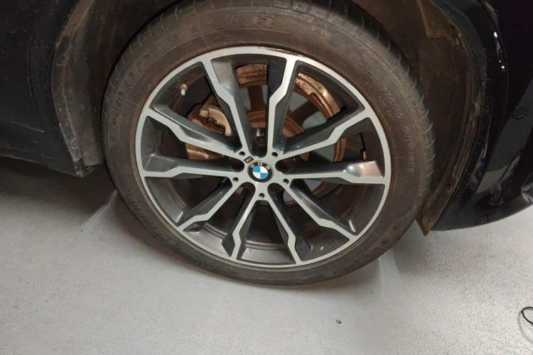 Used BMW X3 2022 Second Facelift xDrive30i Leading Edition M Night Sky Package Right Front Wheel Hub