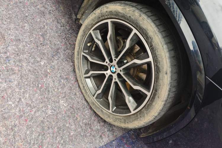 Used BMW X3 2022 Facelift xDrive30i Luxury Edition M Night Edition Package Right Front Wheel Hub