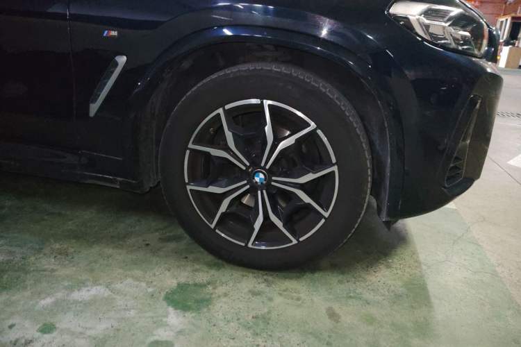 Used BMW X3 2022 xDrive25i M Sport Package Right Front Wheel Hub
